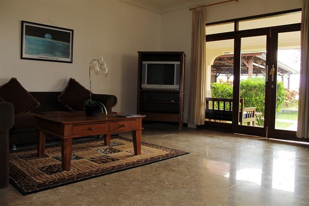 Lombok Beach Villa Мангсит Экстерьер фото