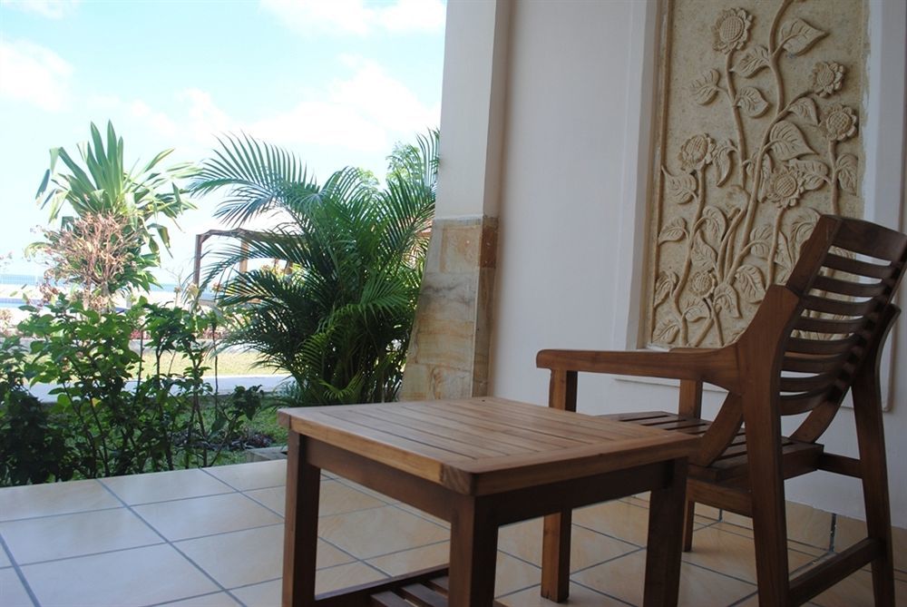 Lombok Beach Villa Мангсит Экстерьер фото