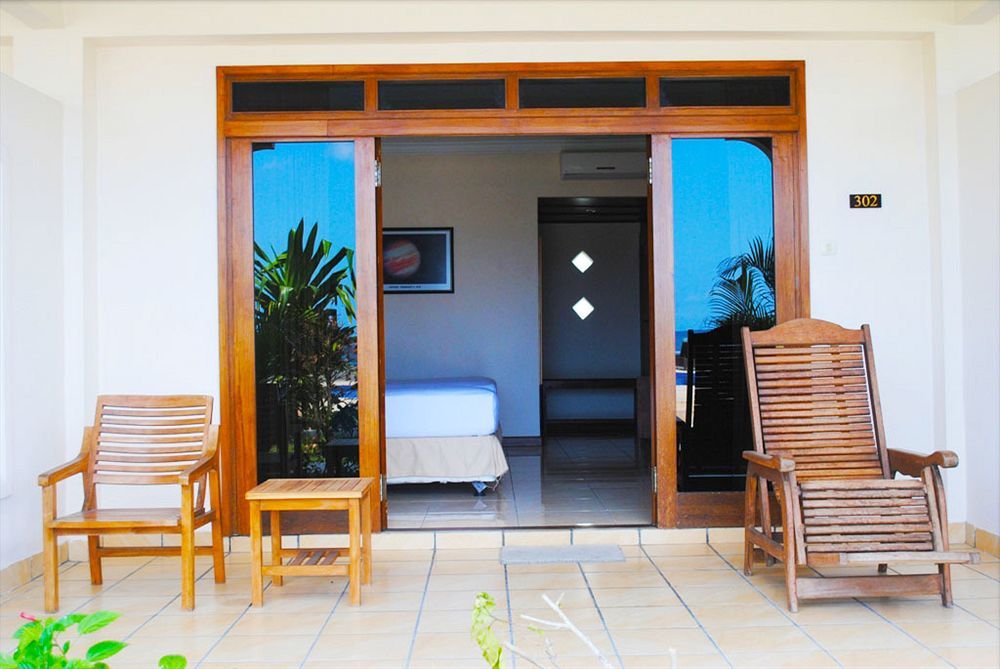 Lombok Beach Villa Мангсит Экстерьер фото